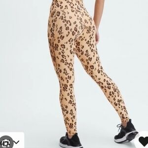 #1597 Fabletics On- The- Go Powerhold Highwaisted  Leopard Print Leggings Sz L
